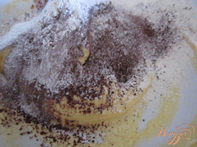 Фото приготовление рецепта: Шоколадные тарталетки с лимонным кремом шаг №3