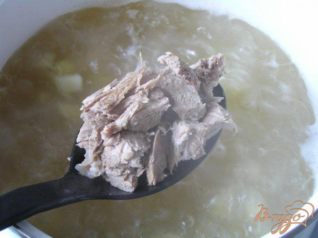 Фото приготовление рецепта: Суп из свинины с зеленой гречкой и томатами шаг №5