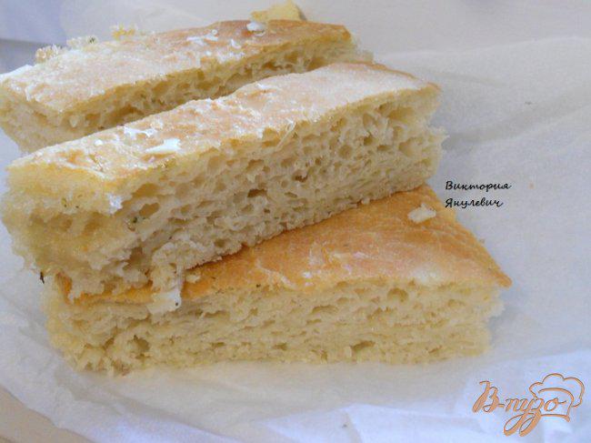 Фото приготовление рецепта: Хлеб с прованскими травами и чесноком шаг №6