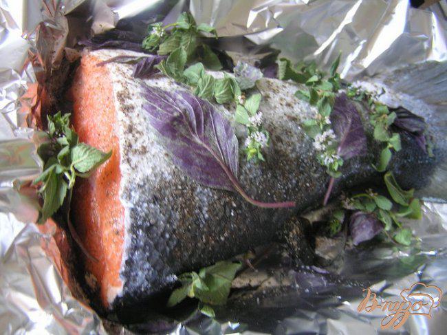Фото приготовление рецепта: Ароматный лосось с травами шаг №2