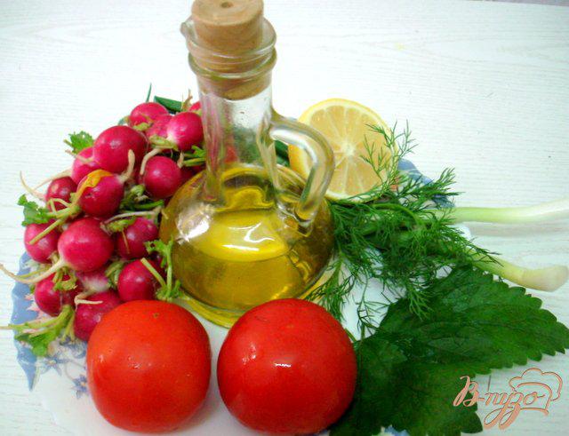 Фото приготовление рецепта: Салат из редиса, помидоров и мяты шаг №1