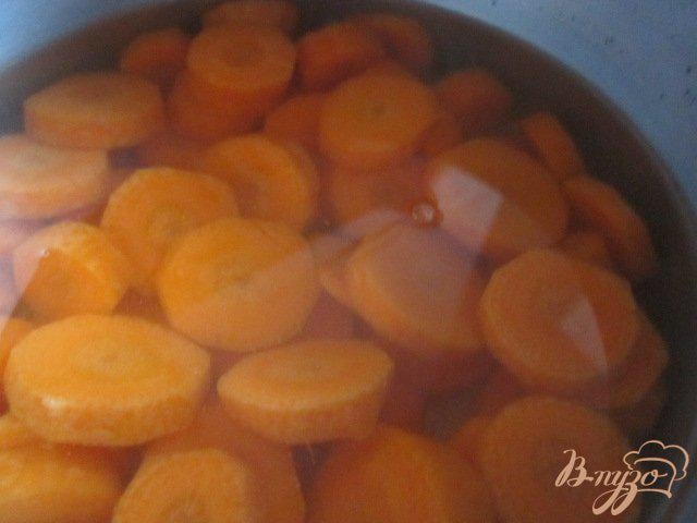Фото приготовление рецепта: Морковно-апельсиновое пюре с имбирем шаг №1