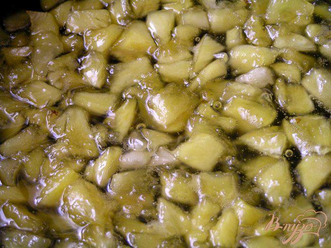 Фото приготовление рецепта: Клюквенное пирожное с ананасовым джемом шаг №9