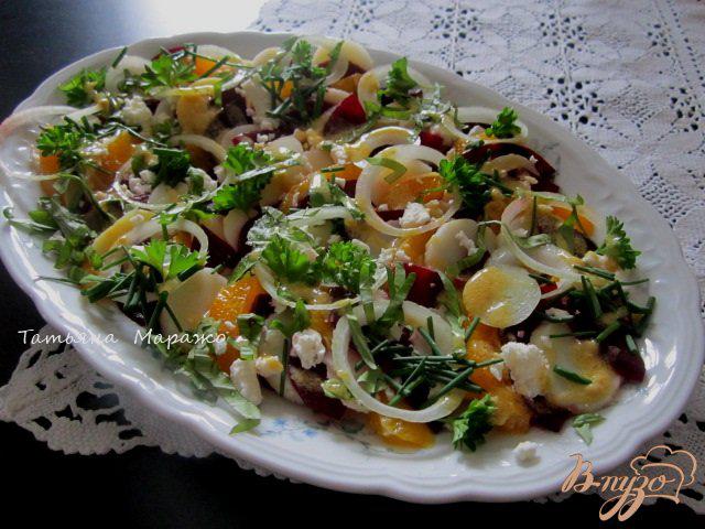 Фото приготовление рецепта: Овощной салат с апельсином и сыром Фета шаг №7