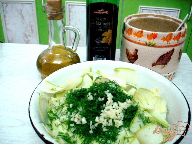 Фото приготовление рецепта: Салат из кабачков шаг №6
