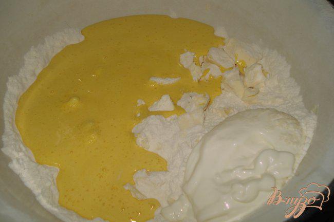 Фото приготовление рецепта: Пирог из ревеня шаг №5
