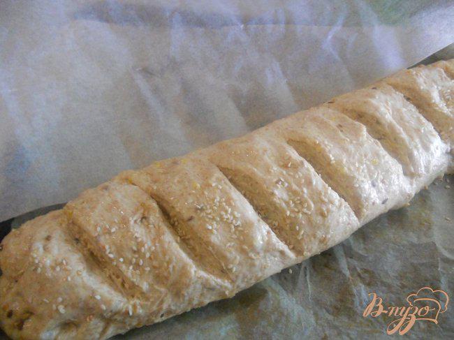 Фото приготовление рецепта: Цельнозерновой хлеб с отрубями на хлебной закваске шаг №4