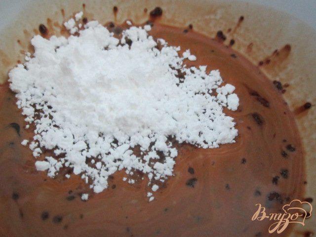 Фото приготовление рецепта: Кекс с цукатами и кофейной глазурью шаг №8