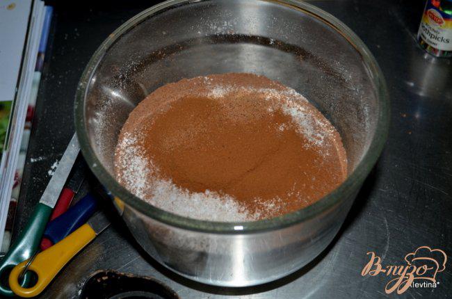 Фото приготовление рецепта: Шоколадный кекс с цуккини шаг №1