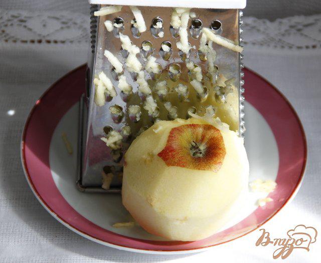 Фото приготовление рецепта: Итальянский шоколадно яблочный пирог шаг №4