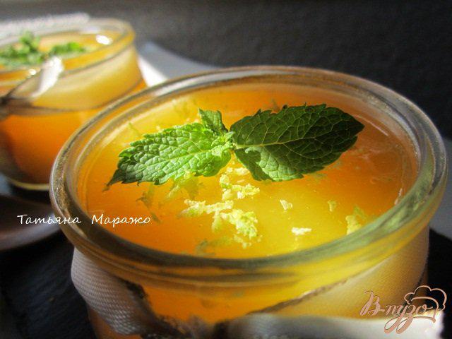 Фото приготовление рецепта: Апельсиновый десерт с персиками шаг №7