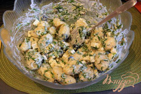 Фото приготовление рецепта: Греческий картофельный салат с фетой шаг №6