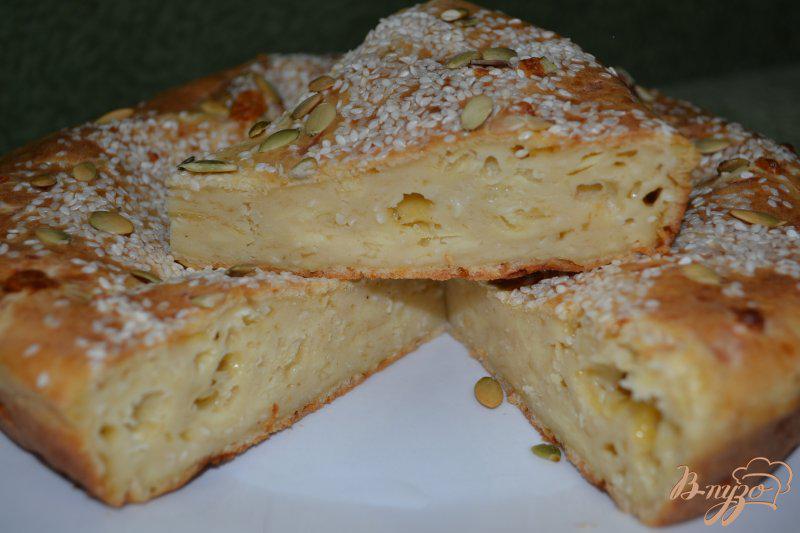 Фото приготовление рецепта: Сливочно-сырный пирог с кунжутом шаг №7
