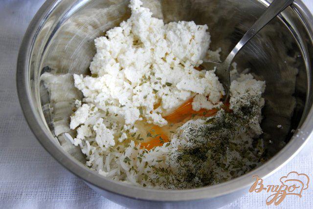 Фото приготовление рецепта: Греческий суп с творожно-рисовыми фрикадельками шаг №2