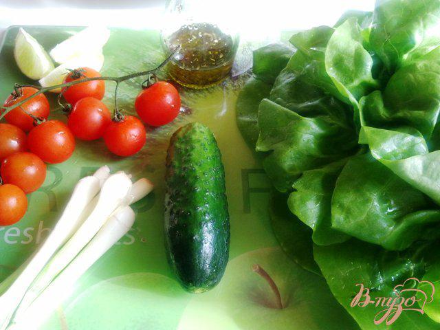 Фото приготовление рецепта: Салат латук  с помидорами черри шаг №1