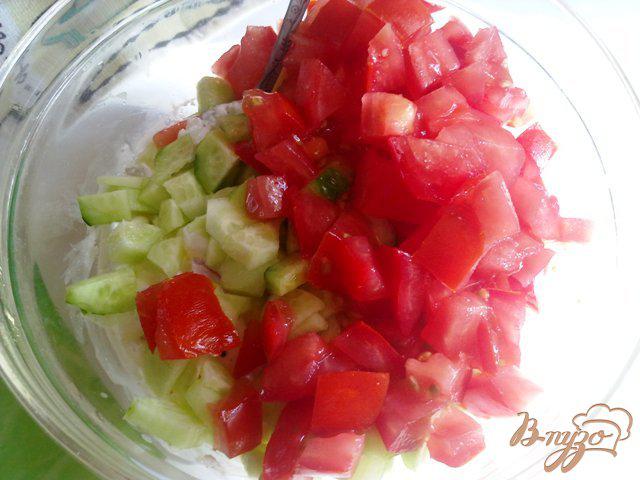 Фото приготовление рецепта: Салат овощной с творогом шаг №7