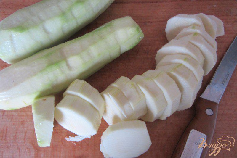 Фото приготовление рецепта: Жаренные кабачки с зеленью и специями. шаг №1
