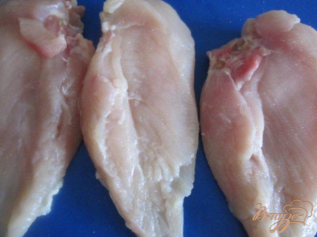 Фото приготовление рецепта: Салат с куриным мясом и перцем шаг №1
