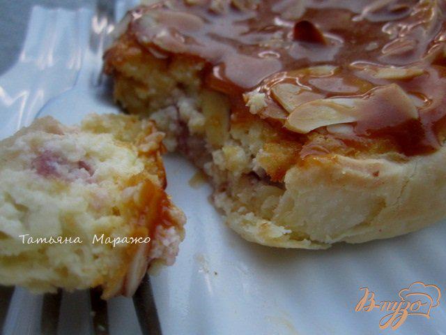Фото приготовление рецепта: Тарталетки с персиками и рикоттой шаг №9
