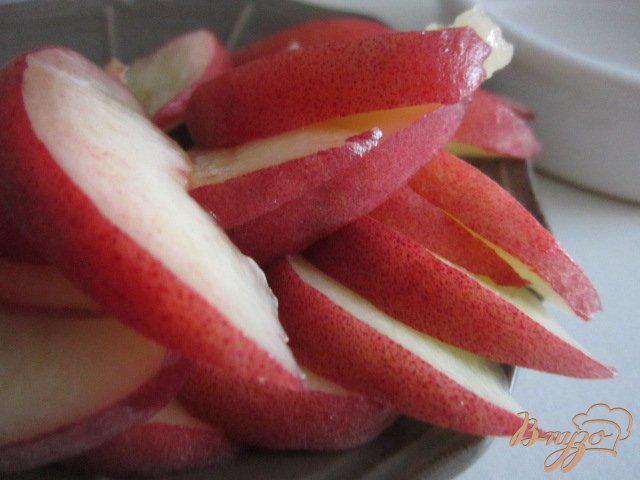 Фото приготовление рецепта: Тарталетки с персиками и рикоттой шаг №4