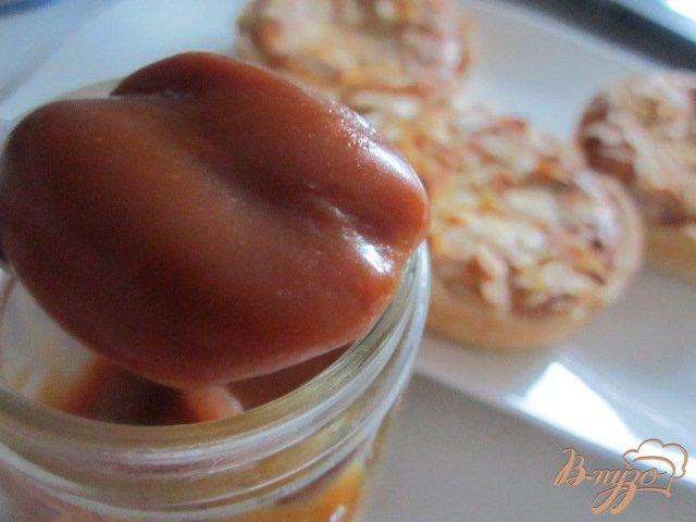 Фото приготовление рецепта: Тарталетки с персиками и рикоттой шаг №8