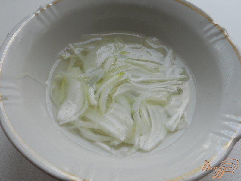 Фото приготовление рецепта: Салат из вишни - Туршгилас шаг №3