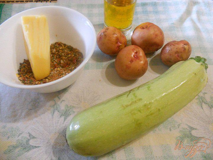 Фото приготовление рецепта: Запеченный картофель с кабачками шаг №1