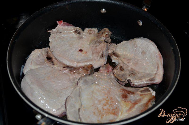 Фото приготовление рецепта: Свиные котлеты на косточке с горчицей шаг №1