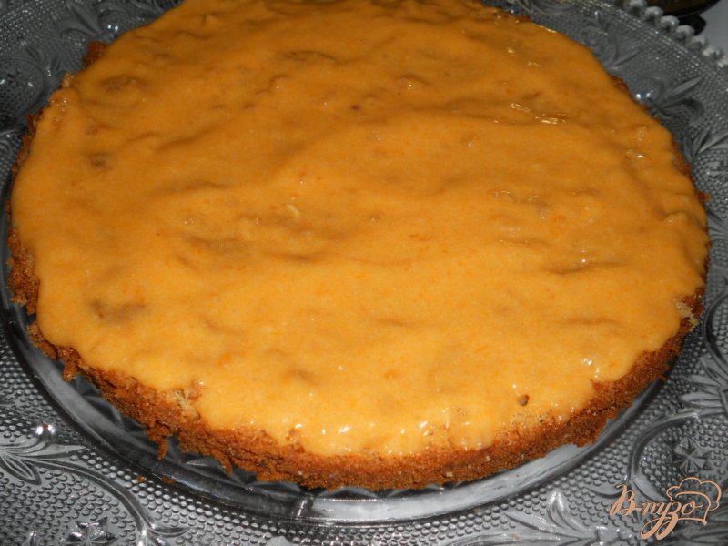 Фото приготовление рецепта: Бисквитный торт «Шифон» шаг №7