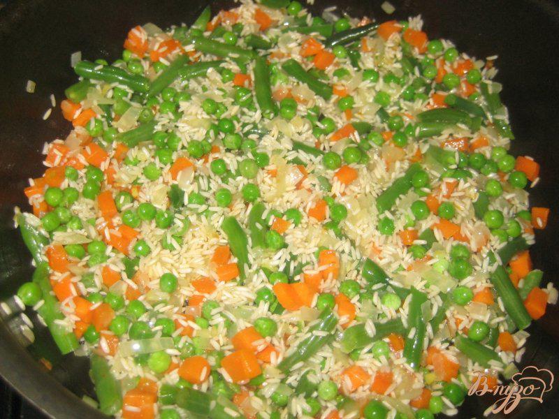 Фото приготовление рецепта: Рис с овощами шаг №5
