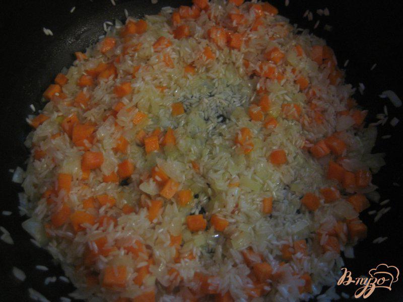 Фото приготовление рецепта: Рис с овощами шаг №3
