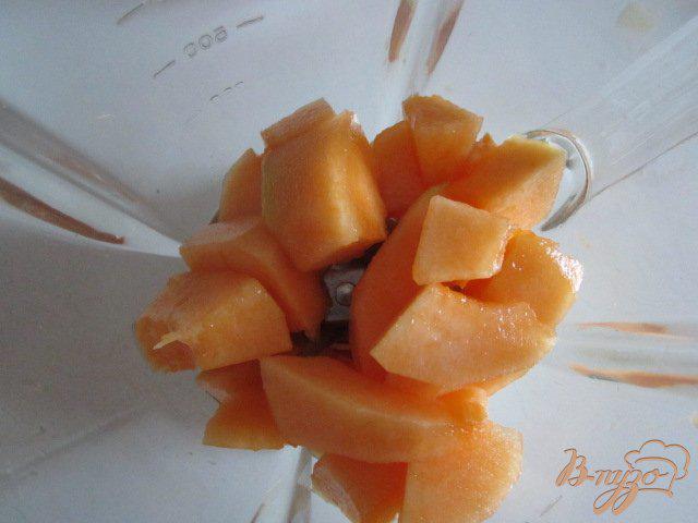 Фото приготовление рецепта: Желе из дыни с апельсиновым соком шаг №3