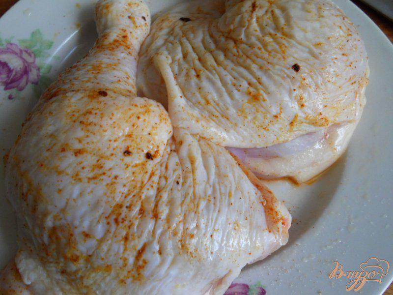 Фото приготовление рецепта: Окорочка куриные, шпигованные молоком шаг №1