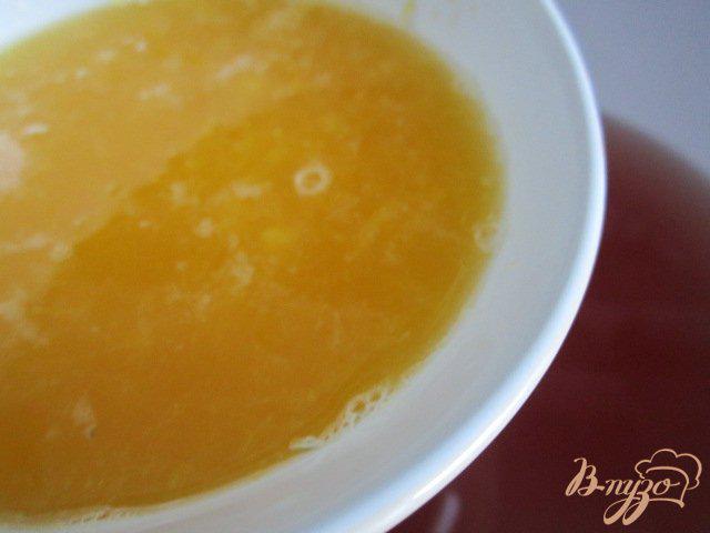 Фото приготовление рецепта: Чайная настойка с апельсиновым соком шаг №4