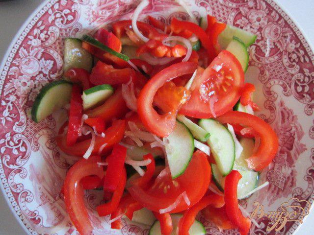 Фото приготовление рецепта: Шопский салат шаг №3
