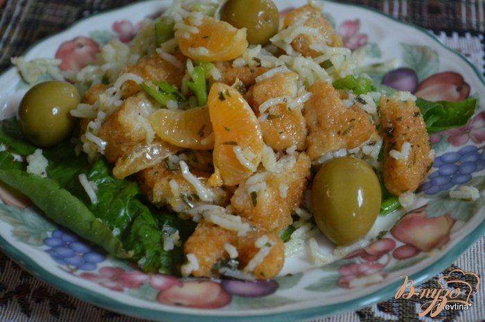 Фото приготовление рецепта: Салат  с курицей и апельсином шаг №5