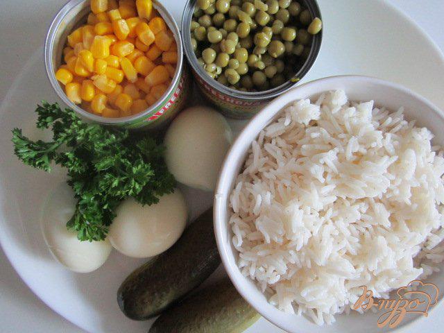 Фото приготовление рецепта: Яично-рисовый салат шаг №1