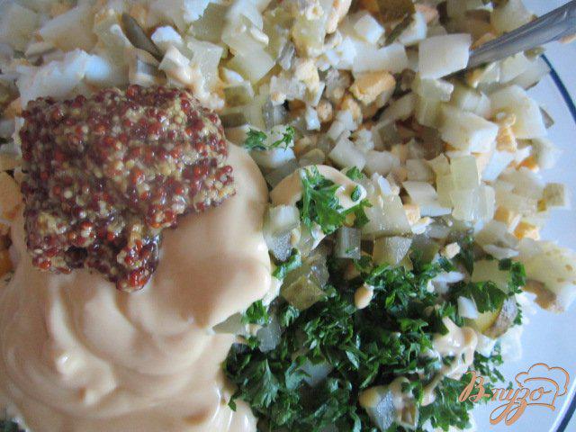 Фото приготовление рецепта: Яично-рисовый салат шаг №4