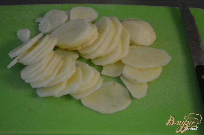 Фото приготовление рецепта: Картофельная галета с грибами шаг №2
