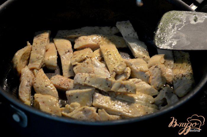 Фото приготовление рецепта: Курица в чесночно-уксусном соусе шаг №1
