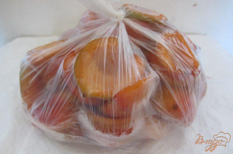 Фото приготовление рецепта: Замороженные абрикосы шаг №6