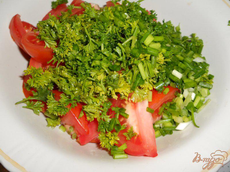 Фото приготовление рецепта: Салат из помидоров и брынзы шаг №3