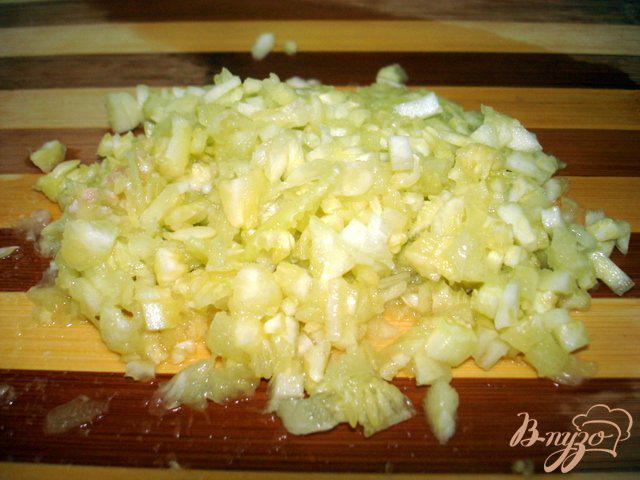 Фото приготовление рецепта: Запеканка  рисовая с фаршем, рисом и кабачками шаг №4