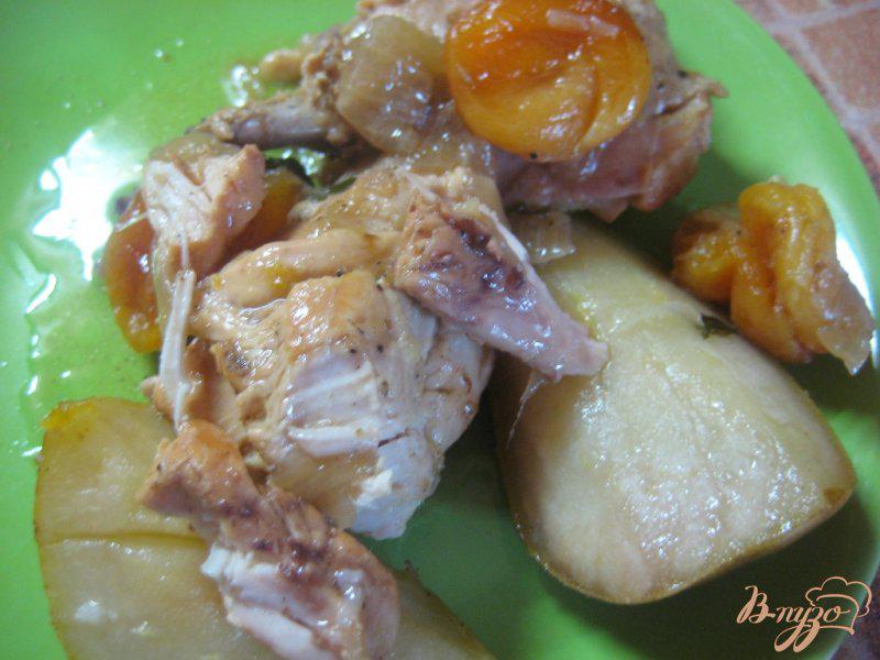 Фото приготовление рецепта: Тажин с курицей и грушами шаг №12