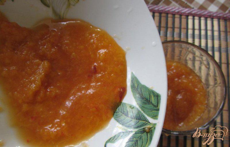Фото приготовление рецепта: Cливово-персиковый десерт шаг №5