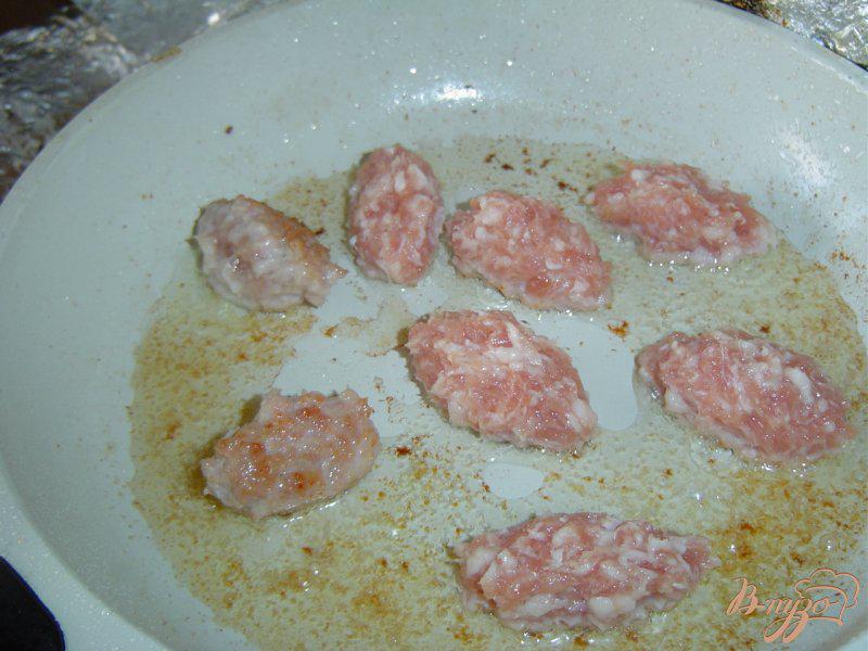 Фото приготовление рецепта: Салат с мини-котлетами шаг №3
