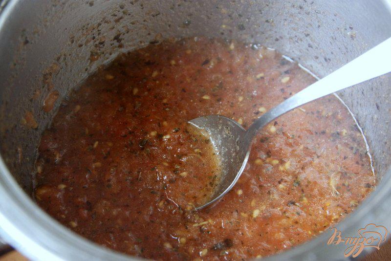 Фото приготовление рецепта: Цукини, запечённые с томатным соусом  по-итальянски шаг №5