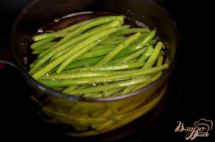 Фото приготовление рецепта: Салат  с зеленой фасолью шаг №1