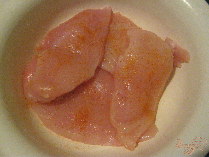 Фото приготовление рецепта: Куриное филе в виноградном соусе шаг №1
