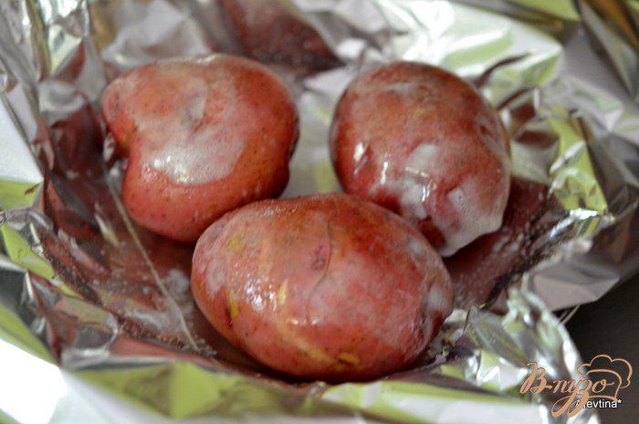 Фото приготовление рецепта: Картофель в заправке с вялеными помидорами шаг №1